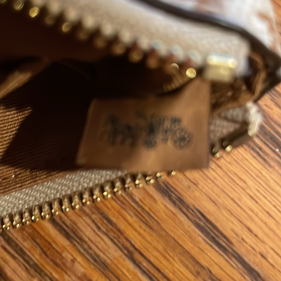 Coach Wristlet Signature Print NWT - Picture 6 of 9